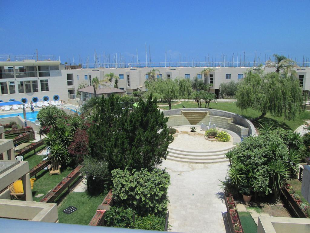 Michelle Suites Herzelia Pituach Exterior photo