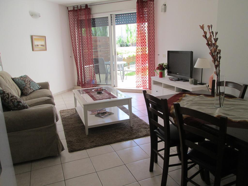 Michelle Suites Herzelia Pituach Room photo